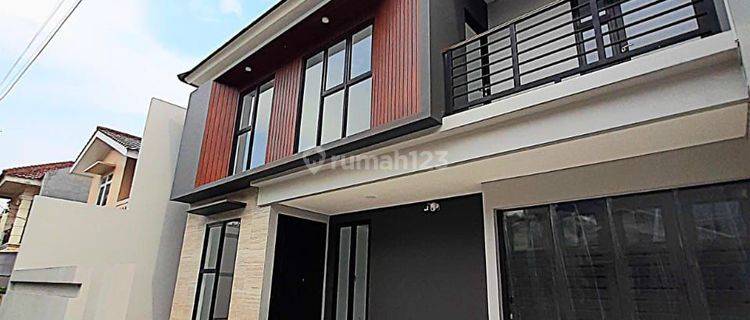 Rumah Full Renovasi Dengan Kamar Tidur Utama Di Lantai 1 Siap Huni Di Bintaro Jaya 1