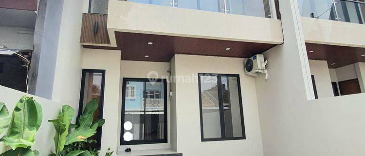 Rumah 2 Lantai Modern Kontemporer Dekat Tol Di Ciputat 1