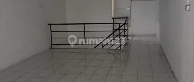 3-story shop house in Duri Kosambi for sale or rent 1