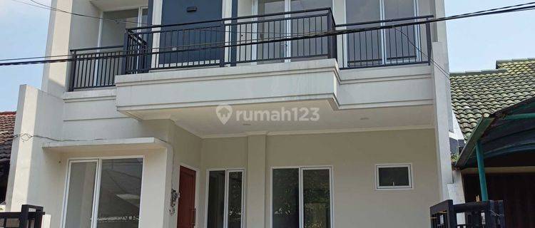 DIJUAL Rumah Full Renovasi Baru Minimalis Modern 2 Lantai 4 Kamar Layout Bagus Dekat Pintu Tol di Griya Loka BSD M497 1