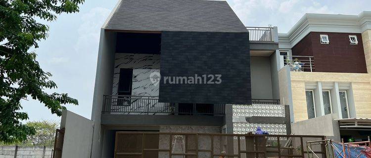 Rumah ada kolam renang di San Antonio, Pakuwon City, Mulyorejo (AA) 1