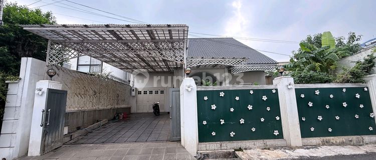 Dijual Rumah Taman Radio Dalam - Kebayoran Baru 1