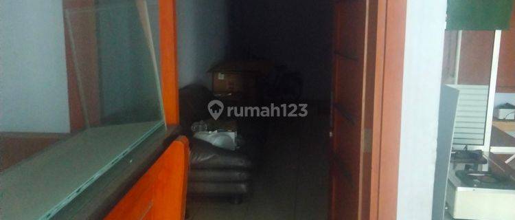 Ruko Bagus di Raya Klampis Jaya, lengkap dengan pintu harmonika 1