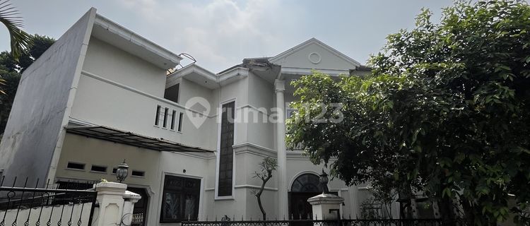 For Sale House Hoek Giriloka 1 BSD City South Tangerang Banten 1