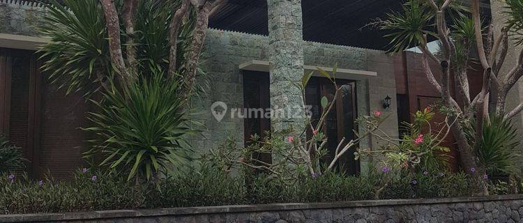 Jual Villa di Jimbaran Bali Private 5 Kamar 2 Lantai Kondisi Bagus Siap Huni 1