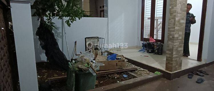 Rumah Bagus 2 Lantai di Utan Kayu Matraman Jakarta Timur 1