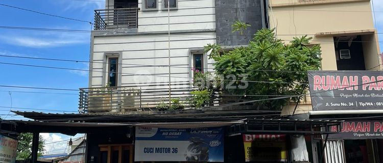 Strategic Axis Road Shop House for Sale 1