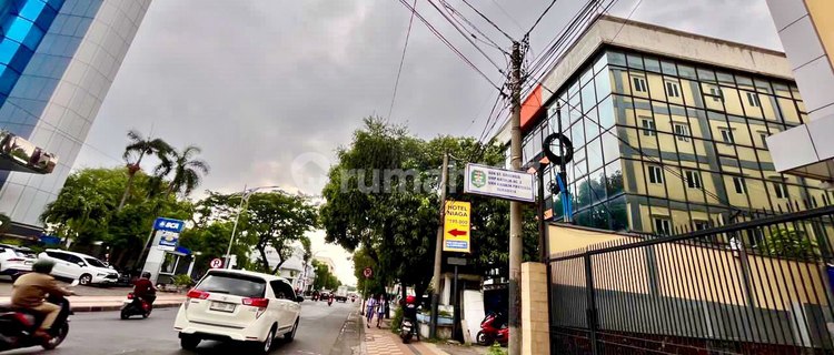 For Rent: Veteran Shop House Surabaya, Close to Kembang Jepun, Tunjungan Plaza 1