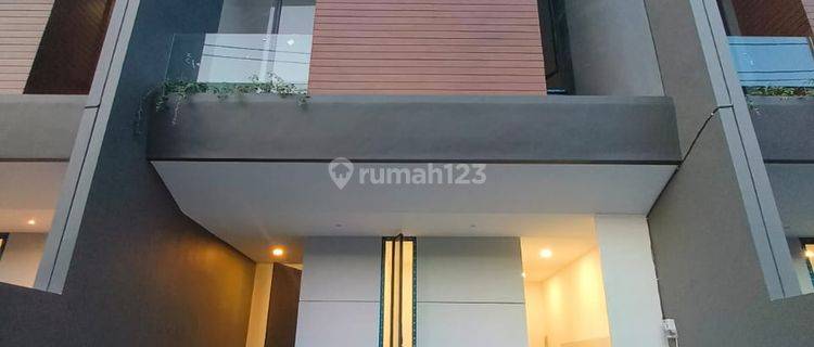 Rumah Baru di Kutisari Indah Dekat Tengah Kota Dan Tol, Dengan Row Jalan Super Lebar  1