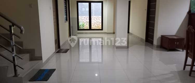 House Area 250 M2 Standalone Building in Scarlet Spring Gading Serpong Cluster 1