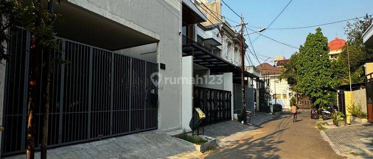  Rumah 3 Lantai Bagus Di Pulomas, Jakarta Timur Murah 1