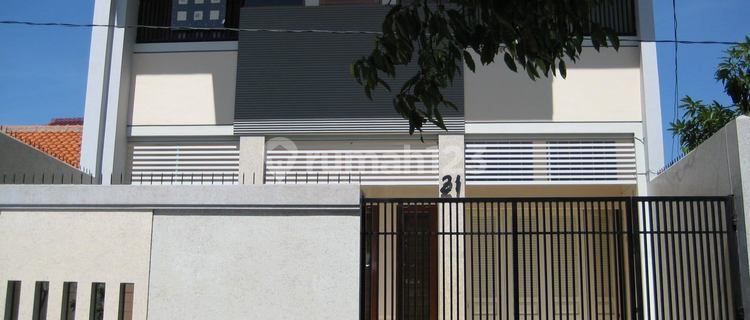 Di Jual Rumah di Jalan Halmahera Semarang Timur 1