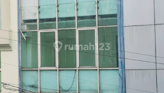 Ready-to-Use Sultan Agung Shop House, Parking Space Available. 1