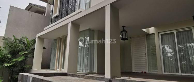 Pool, furnish, exclusive house Row 4 mbl kualitas premium  1