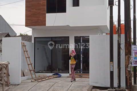 Rumah 2 Lantai di Jl.galuh Mas Lokasi Pinggir Jalan Raya Peruri 1