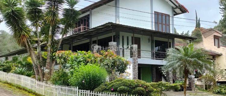  Rumah 3 Lantai Furnished di Villa Istana Bunga, Parongpong 1