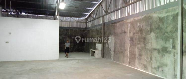 Gudang strategis pinggir jln cocok untuk usaha 1