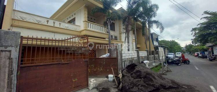Rumah Mewah di Gatot Subroto Tengah 1