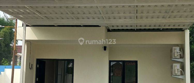 Rumah  Ready Stock 2 Lantai Lokasi Dekat Tol Bsd 1