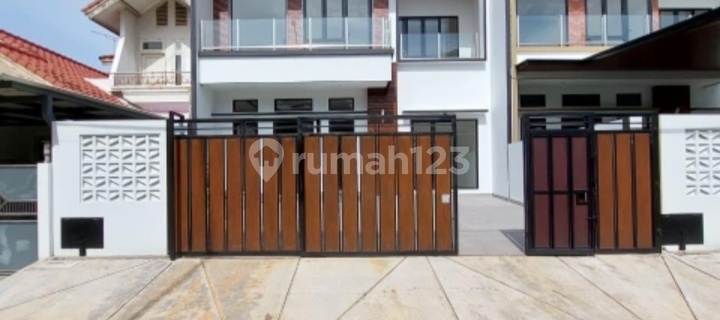 Modern Minimalist House Near International School in BSD City 1