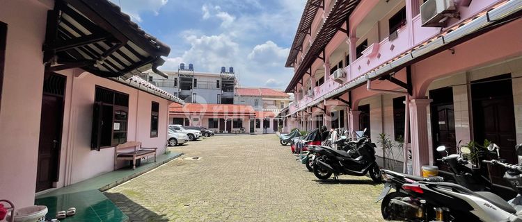 Boarding House for Sale. Cheap. Very Close to UI and Station. 1