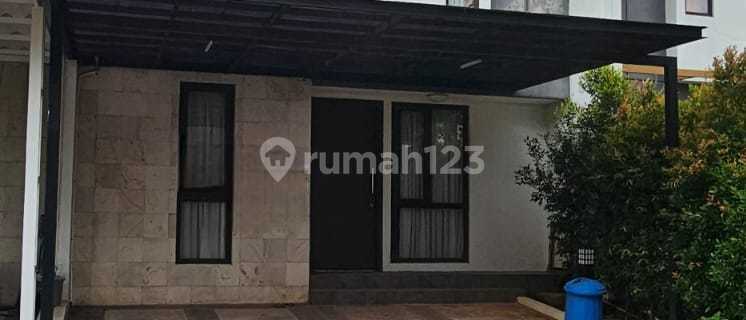 Rumah ******** ********.stasiun 1