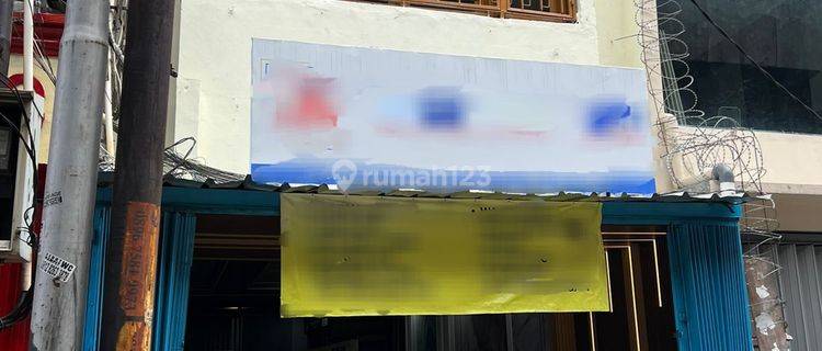 Ruko 2,5 Lantai, Hadap Jalan Utama Di Panglima Polim, Strategis 1