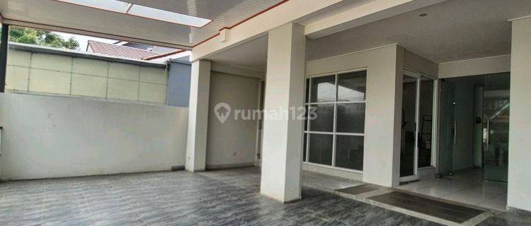 Bangunan 3 Lantai Di Bsd, Lokasi Ramai, Cocok Kost, Klinik/apotik 1