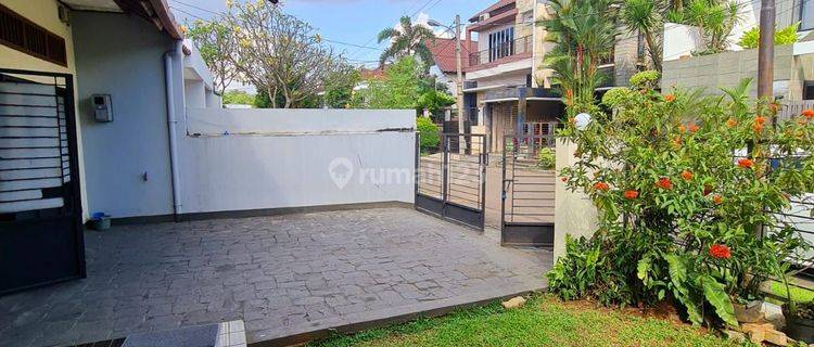 Rumah Kuldesak Luas Taman Depan Dan Belakang Di Komplek Bintaro 1