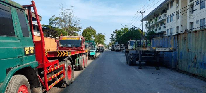 Disewakan Gudang Teluk Kumai Dekat Pelabuhan Perak Parkir Luas 1