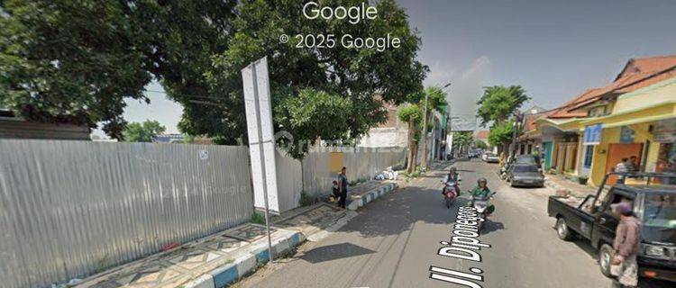 Disewakan Tempat & Rumah Usaha di Tengah Kota Pasuruan, dekat Alun-alun Cocok untuk Kopitiam, Cafe, Retail store, dll 1
