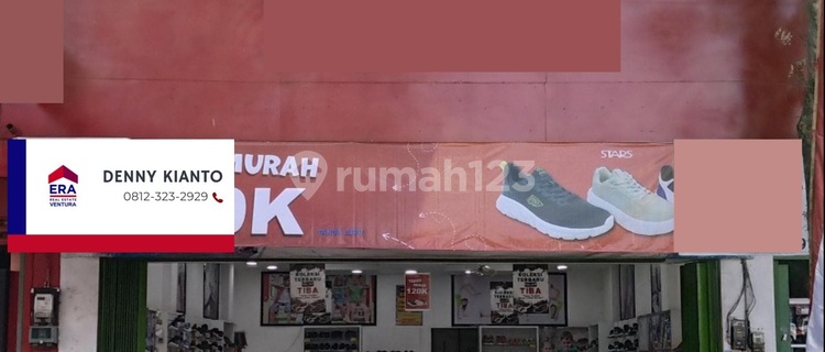 For Sale: 2-Story Shop Building, prime roadside location in Bondowoso City. Near Bondowoso Terminal, Bondowoso Main Market, Bondowoso Station, Bondowoso Town Square, Veteran Street, Imam Bonjol Street, and K.H Wachid Hasyim Street. 1