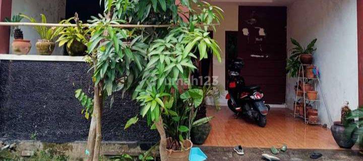 Rumah strategis 1