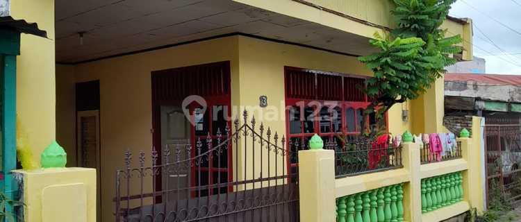 Rumah strategis 1