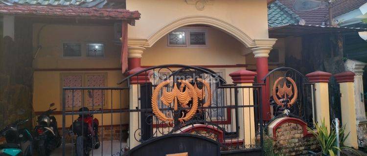 Rumah strategis 1