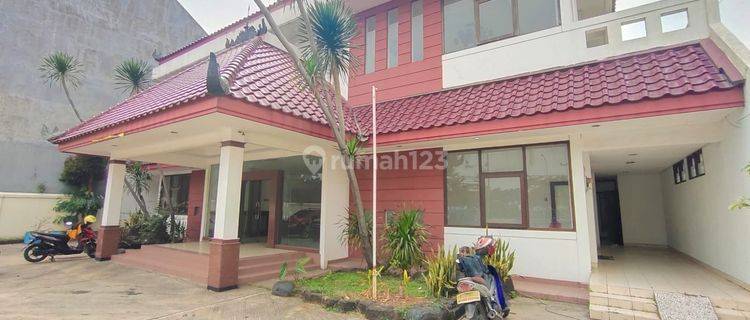 Gedung Restoran Rumah Makan Pinggir Jalan Raya Utama Cikarang 1