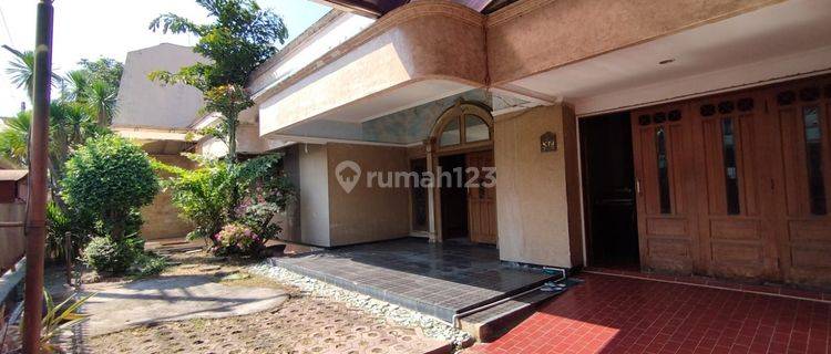 Rumah Bagus Jalan Ketupa Surabaya Lebar 20m 1