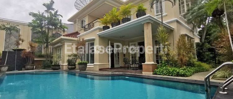 Rumah Bagus Sekali Furnished HGB di Bukit Golf, Surabaya 1