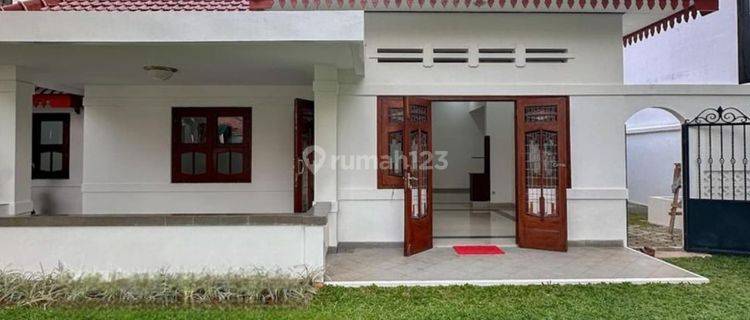 Jual Rumah Menteng 2 Lantai, Jakarta Pusat 1
