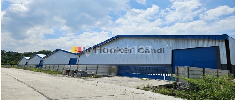 Warehouse in Subroto Industrial Area, Semarang. 1