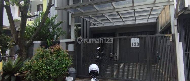 Rumah 2 Lantai Bagus Semi Furnished SHM di Batununggal, Bandung 1