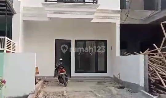 Rumah 2 Lantai Baru Unfurnished SHM di Komplek Dprd Ciwastra, Bandung 1