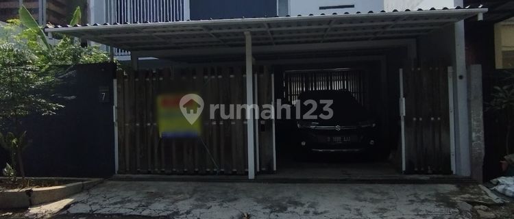 Two-Story House with Good SHM in West Golf Arcamanik 1