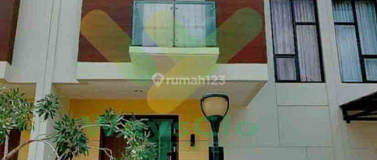 DIJUAL CEPAT RUMAH CANTIK DI HOLLAND VILLAGE, BANTING HARGA SANGAT MURAH 1