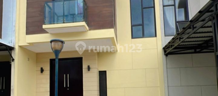 Disewakan Rumah Cantik Daerah Holland Village, Harga Sangat Murah 1