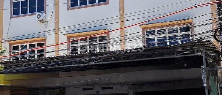 For Sale Quick Very Strategic Shop House in Malalayang Area, Very Cheap Price 1