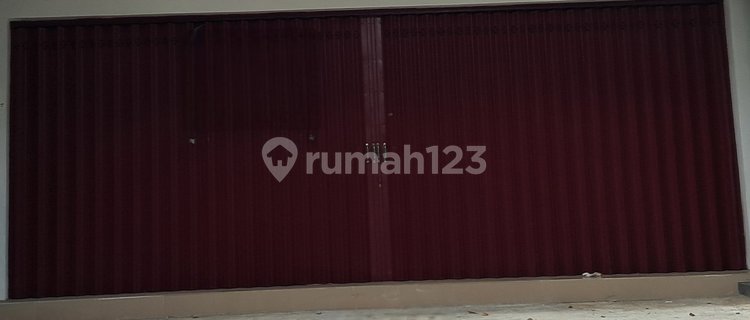 For Rent: Beautiful and Strategic Shop House in Wenang Area, Very Affordable Price 1
