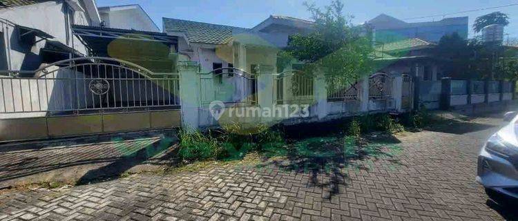 Disewakan Rumah Cantik Dengan Furnish Daerah Malalayang, Harga Sangat Murah 1
