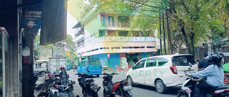 For Sale Fast, Very Strategic Shop House in Wenang Area, Below Market Price 1