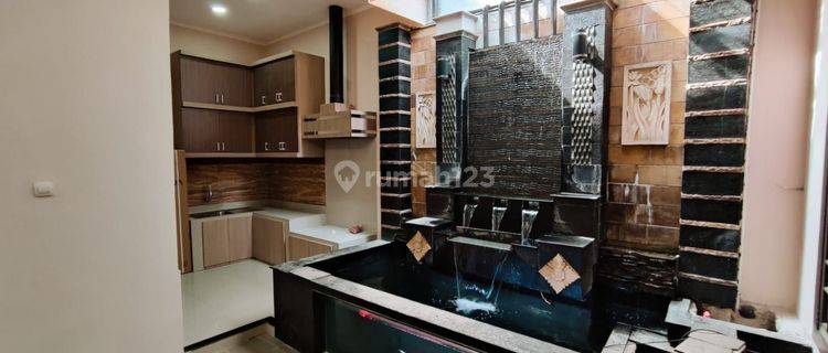 Rumah SHM Bagus Cirebon Kota Ada Kolam Ikan Fully Furnished  1